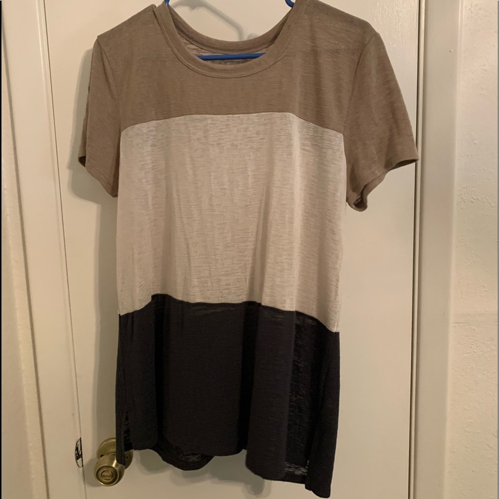 Maurices brand shirt. 63% Rayon 37% Polyester